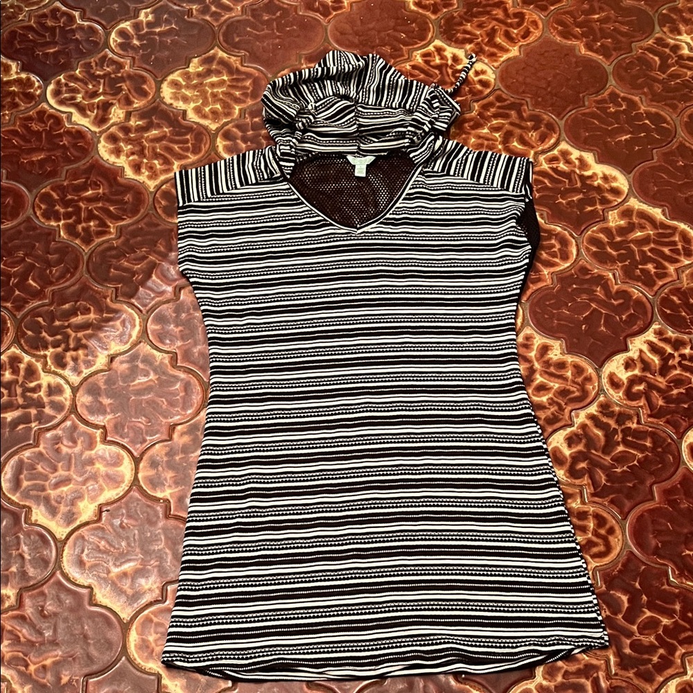 Balance Cover-up Collection Stripe Black and White Sleeveless/knit back Top Sz L